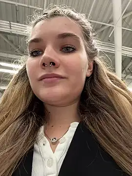 Snapshot of Holy_Tereza chatting on March 16, 2025, 3:17 pm Holy Tereza online show from March 16, 2025, 3:17 pm