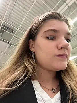 Snapshot of Holy_Tereza chatting on March 19, 2025, 3:19 pm Holy Tereza online show from March 19, 2025, 3:19 pm