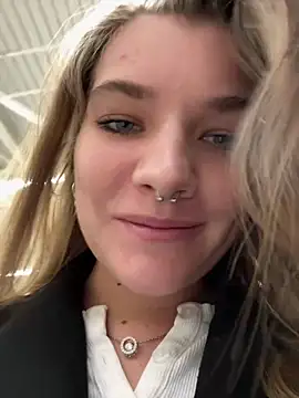 Snapshot of Holy_Tereza chatting on March 21, 2025, 3:13 pm Holy Tereza online show from March 21, 2025, 3:13 pm