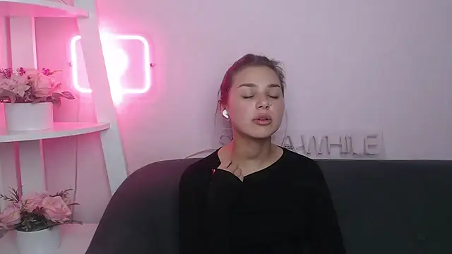 MilanaAngelAs online show from October 18, 2025, 4:52 pm