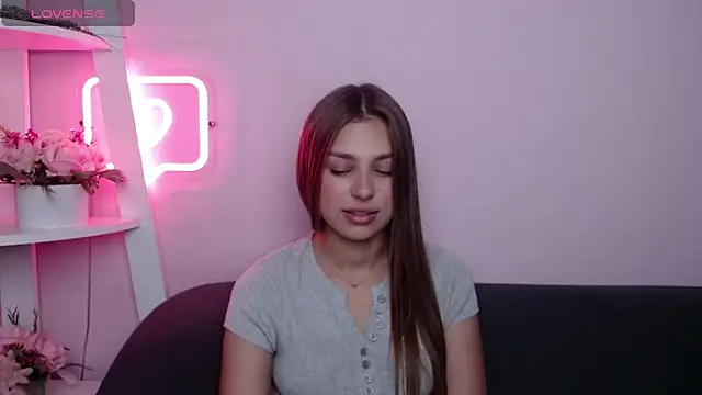 MilanaAngelAs online show from June 27, 2026, 4:50 am