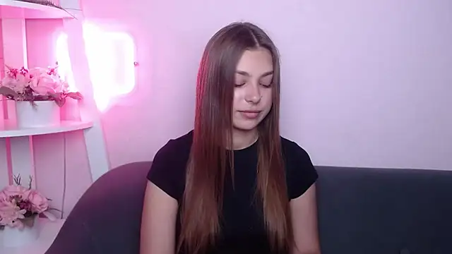 MilanaAngelAs online show from July 4, 2026, 4:40 am