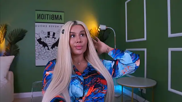EvaZane online show from April 25, 2026, 1:41 pm
