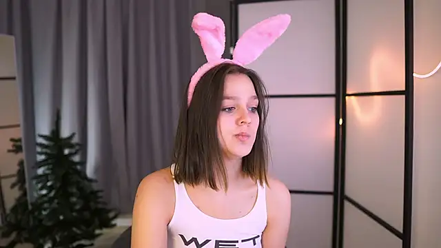 Addelin Moon online show from December 2, 2024, 3:36 pm