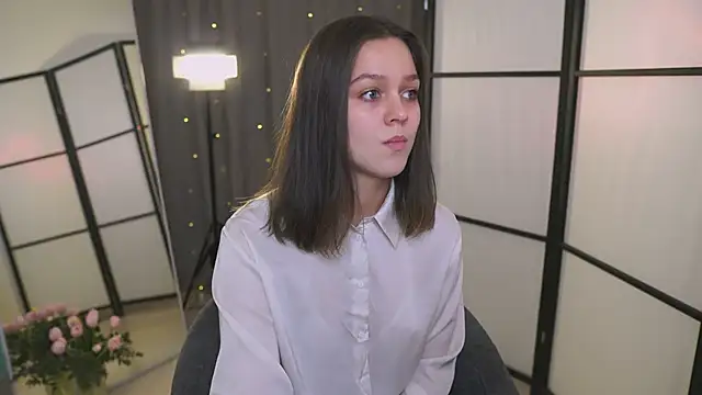 Addelin Moon online show from March 9, 2025, 3:27 pm