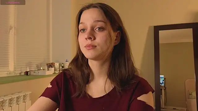 Addelin Moon online show from November 20, 2025, 4:29 pm