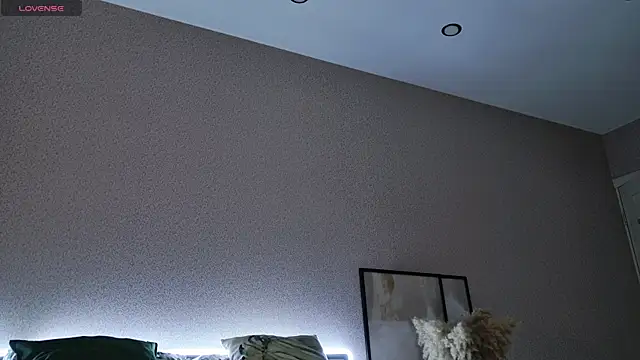 Snapshot of Hey_Kris chatting on December 22, 2024, 6:37 pm Hey Kris online show from December 22, 2024, 6:37 pm