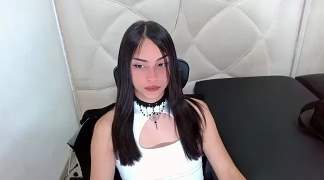 Snapshot of Dollbehavior_ chatting on December 11, 2024, 5:53 am Dollbehavior online show from December 11, 2024, 5:53 am