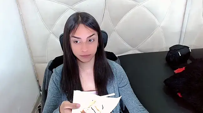 Snapshot of Dollbehavior_ chatting on December 14, 2024, 3:51 am Dollbehavior online show from December 14, 2024, 3:51 am