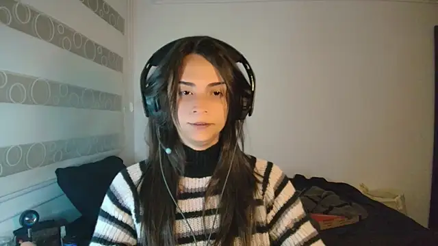 Snapshot of Dollbehavior_ chatting on October 19, 2025, 8:26 am Dollbehavior online show from October 19, 2025, 8:26 am