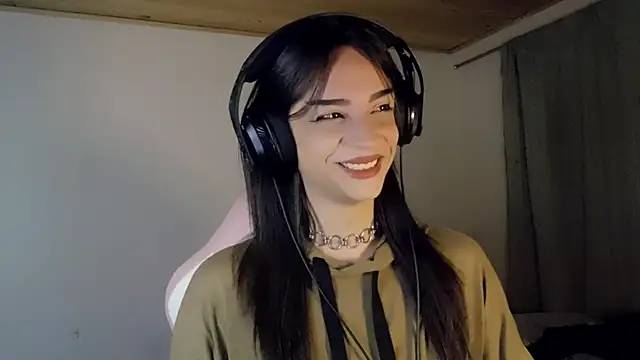 Snapshot of Dollbehavior_ chatting on January 13, 2026, 8:30 am Dollbehavior online show from January 13, 2026, 8:30 am