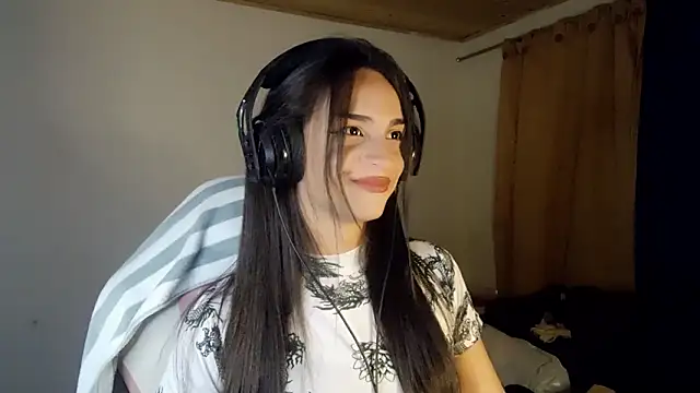 Snapshot of Dollbehavior_ chatting on March 6, 2026, 3:58 am Dollbehavior online show from March 6, 2026, 3:58 am