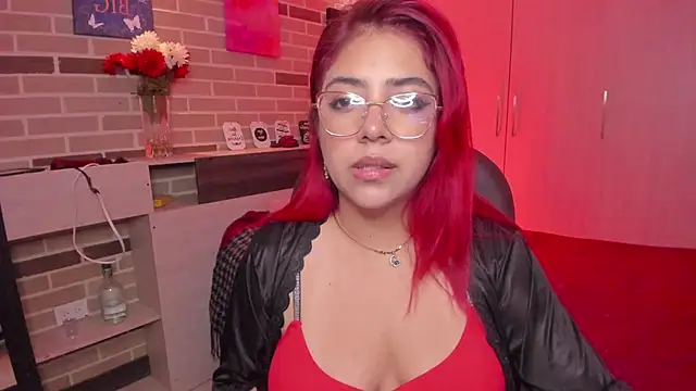 Snapshot of Rousse_Collinss chatting on January 7, 2026, 2:08 pm Rousse Collinss online show from January 7, 2026, 2:08 pm