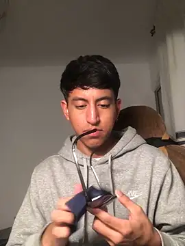 Snapshot of modelo180 chatting on September 10, 2025, 10:21 pm modelo180 online show from September 10, 2025, 10:21 pm