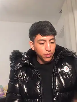 Snapshot of modelo180 chatting on December 17, 2025, 11:22 pm modelo180 online show from December 17, 2025, 11:22 pm