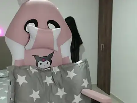 Snapshot of Caribbean_beauty_ chatting on February 24, 2025, 1:35 am Caribbean beauty online show from February 24, 2025, 1:35 am