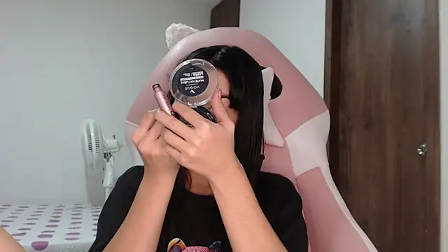 Snapshot of Caribbean_beauty_ chatting on March 16, 2025, 1:38 am Caribbean beauty online show from March 16, 2025, 1:38 am