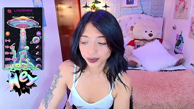 Snapshot of REDHOTTER_ chatting on February 10, 2025, 8:00 pm REDHOTTER online show from February 10, 2025, 8:00 pm