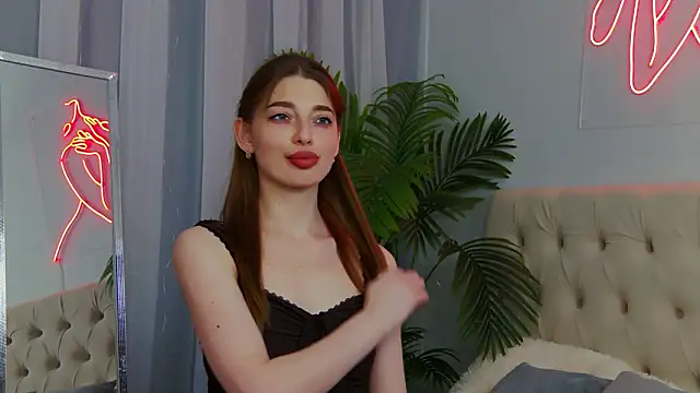 NicoleRosss online show from May 27, 2026, 2:25 pm