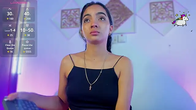 AdelineEvanss online show from December 12, 2024, 8:57 am