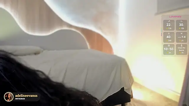 AdelineEvanss online show from October 24, 2025, 8:49 pm