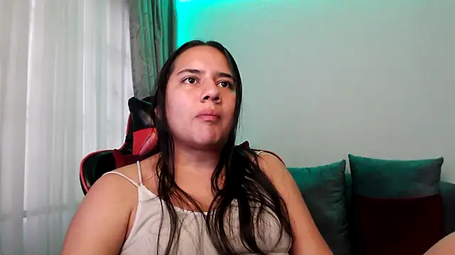 Lexyevans online show from February 6, 2025, 10:10 pm