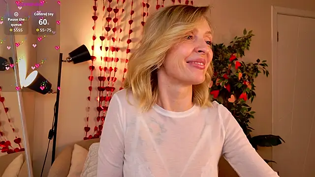 Snapshot of sexuallycorrecte chatting on February 17, 2026, 8:15 pm sexuallycorrecte online show from February 17, 2026, 8:15 pm