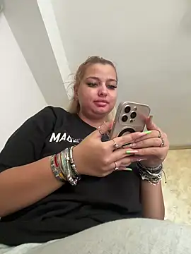 AllysonK online show from July 17, 2026, 12:34 pm