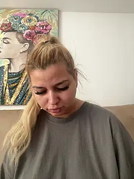AllysonK online show from July 28, 2026, 11:17 am