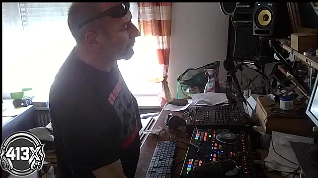 Snapshot of rosaeichel chatting on May 21, 2026, 9:38 am rosaeichel online show from May 21, 2026, 9:38 am