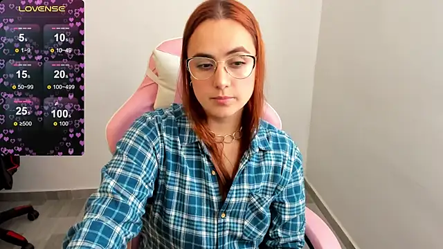 Snapshot of maryluna95 chatting on January 22, 2025, 5:06 pm maryluna95 online show from January 22, 2025, 5:06 pm