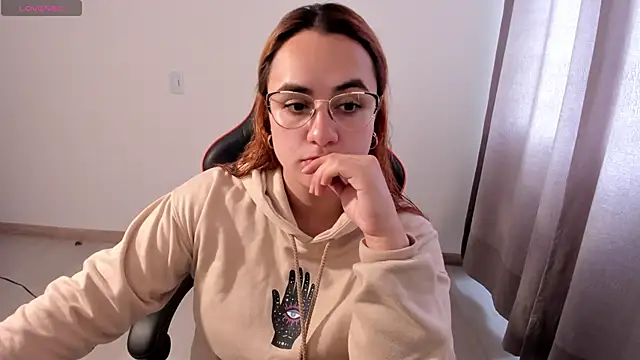 Snapshot of maryluna95 chatting on November 10, 2025, 5:34 pm maryluna95 online show from November 10, 2025, 5:34 pm