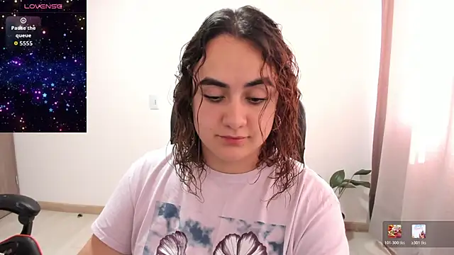 Snapshot of maryluna95 chatting on July 10, 2026, 7:49 pm maryluna95 online show from July 10, 2026, 7:49 pm