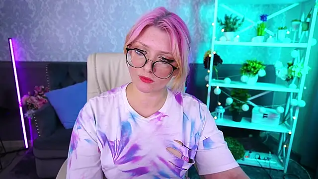 CoolTatis online show from September 23, 2025, 1:14 pm