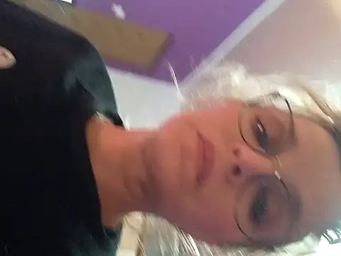 BritneyHudson online show from January 8, 2026, 3:25 pm