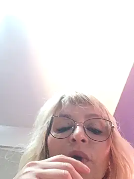 BritneyHudson online show from April 21, 2026, 6:23 pm