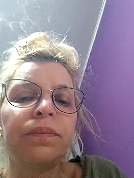 BritneyHudson online show from April 23, 2026, 12:01 am