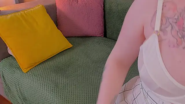 Snapshot of Tori_the_witch chatting on September 21, 2025, 5:31 am Tori the witch online show from September 21, 2025, 5:31 am