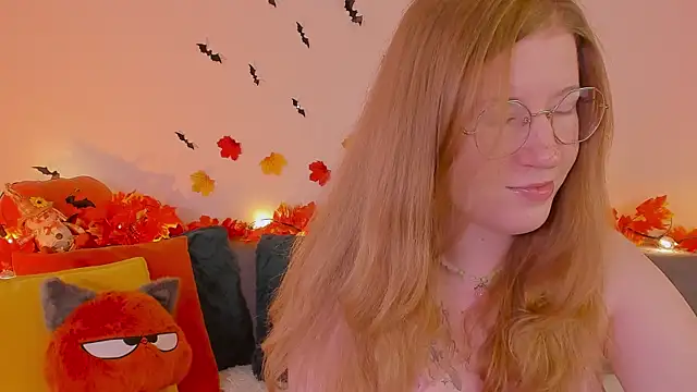 Snapshot of Tori_the_witch chatting on November 6, 2025, 8:15 am Tori the witch online show from November 6, 2025, 8:15 am