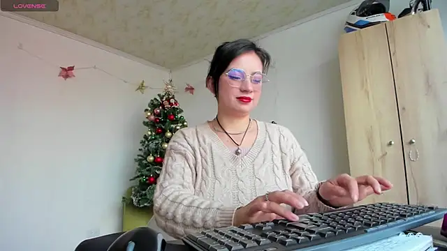 Hanna Sofiax01 online show from December 2, 2024, 2:19 pm