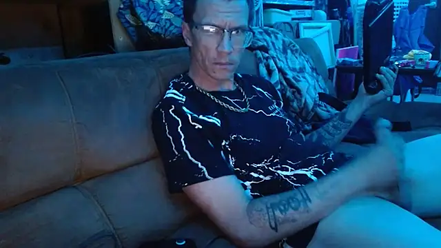 Hatchetwound6969 online show from April 8, 2026, 3:45 pm