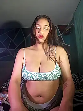 Snapshot of Susan-Rumie chatting on December 16, 2024, 8:05 pm Susan-Rumie online show from December 16, 2024, 8:05 pm