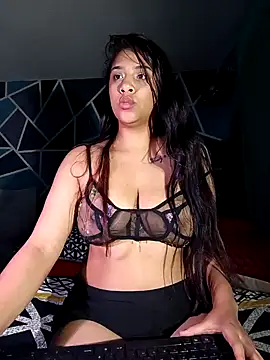 Snapshot of Susan-Rumie chatting on December 19, 2024, 11:03 pm Susan-Rumie online show from December 19, 2024, 11:03 pm