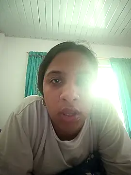Snapshot of Susan-Rumie chatting on December 17, 2025, 5:52 pm Susan-Rumie online show from December 17, 2025, 5:52 pm