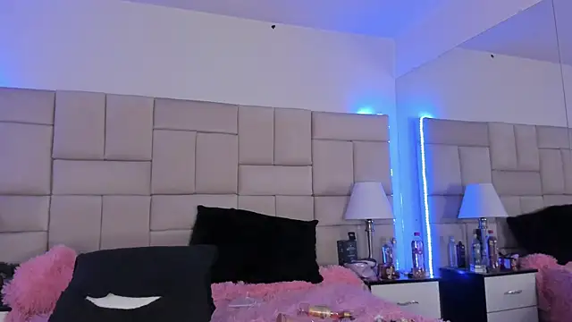 Snapshot of IsisLoveyes_ chatting on January 5, 2025, 3:00 am IsisLoveyes online show from January 5, 2025, 3:00 am