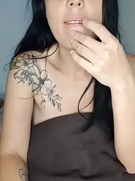 KarameloVzla online show from November 18, 2025, 1:48 pm