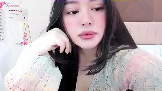 Snapshot of tenderlybaee chatting on December 6, 2024, 5:09 am tenderlybaee online show from December 6, 2024, 5:09 am