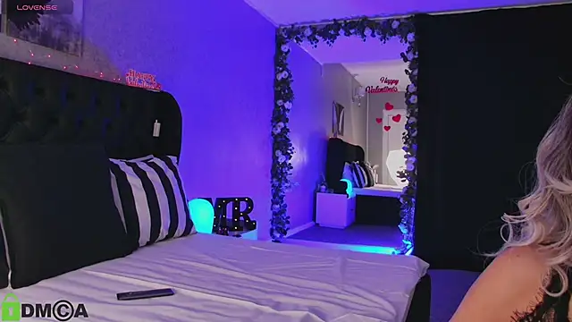 MashaReed  online show from February 15, 2025, 9:15 pm