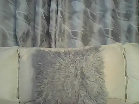 Snapshot of Chocolate_queen2 chatting on December 18, 2024, 3:37 am Chocolate queen2 online show from December 18, 2024, 3:37 am