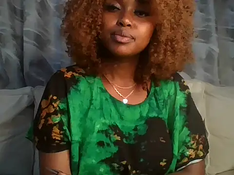 Snapshot of Chocolate_queen2 chatting on January 15, 2025, 7:59 am Chocolate queen2 online show from January 15, 2025, 7:59 am